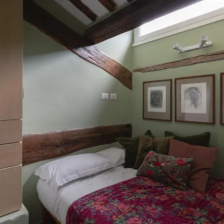 Amazing Penthouse With Terrace And Rooftop In Trastevere 公寓