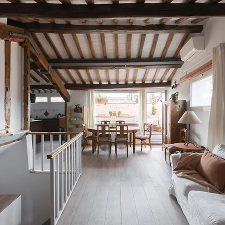Amazing Penthouse With Terrace And Rooftop In Trastevere דירה *