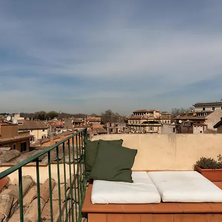 Amazing Penthouse With Terrace And Rooftop In Trastevere Rome